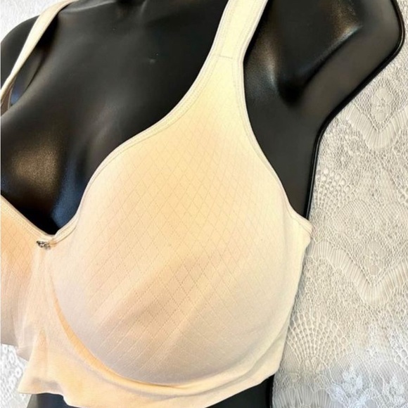 NWT Breezies Ivory, Underwire, Comfort Straps Bra 34C - Picture 3 of 10